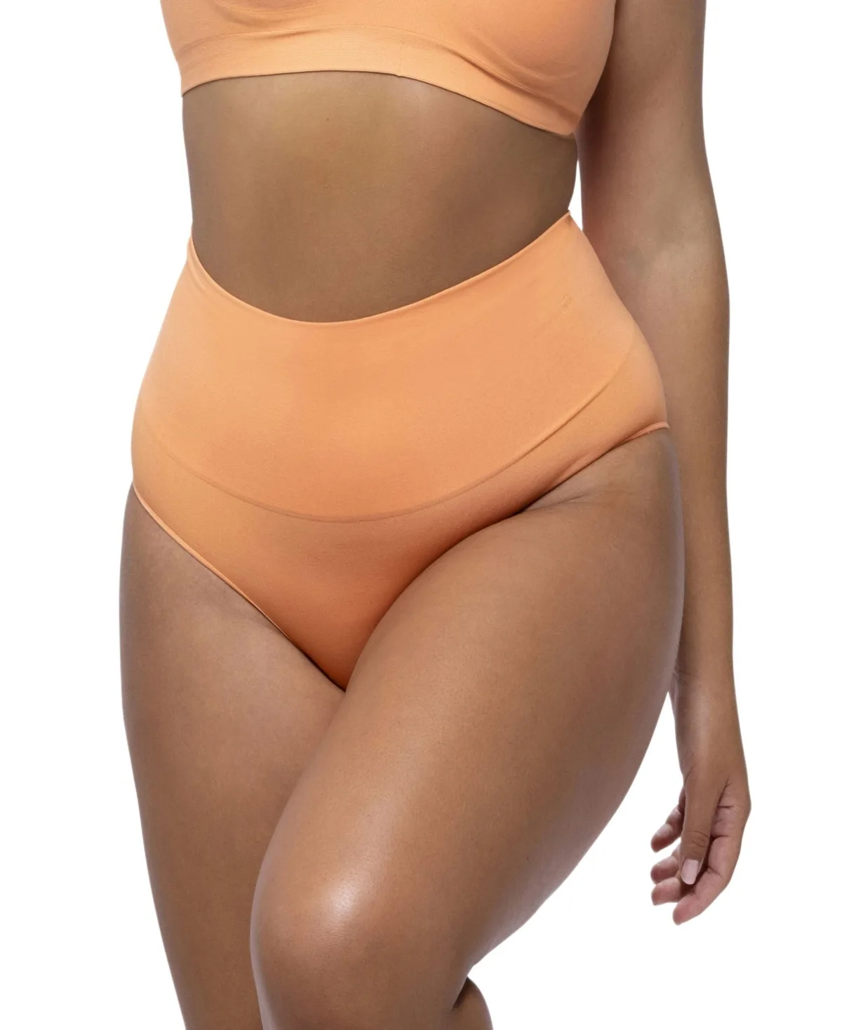 Smoothing at Waist Brief