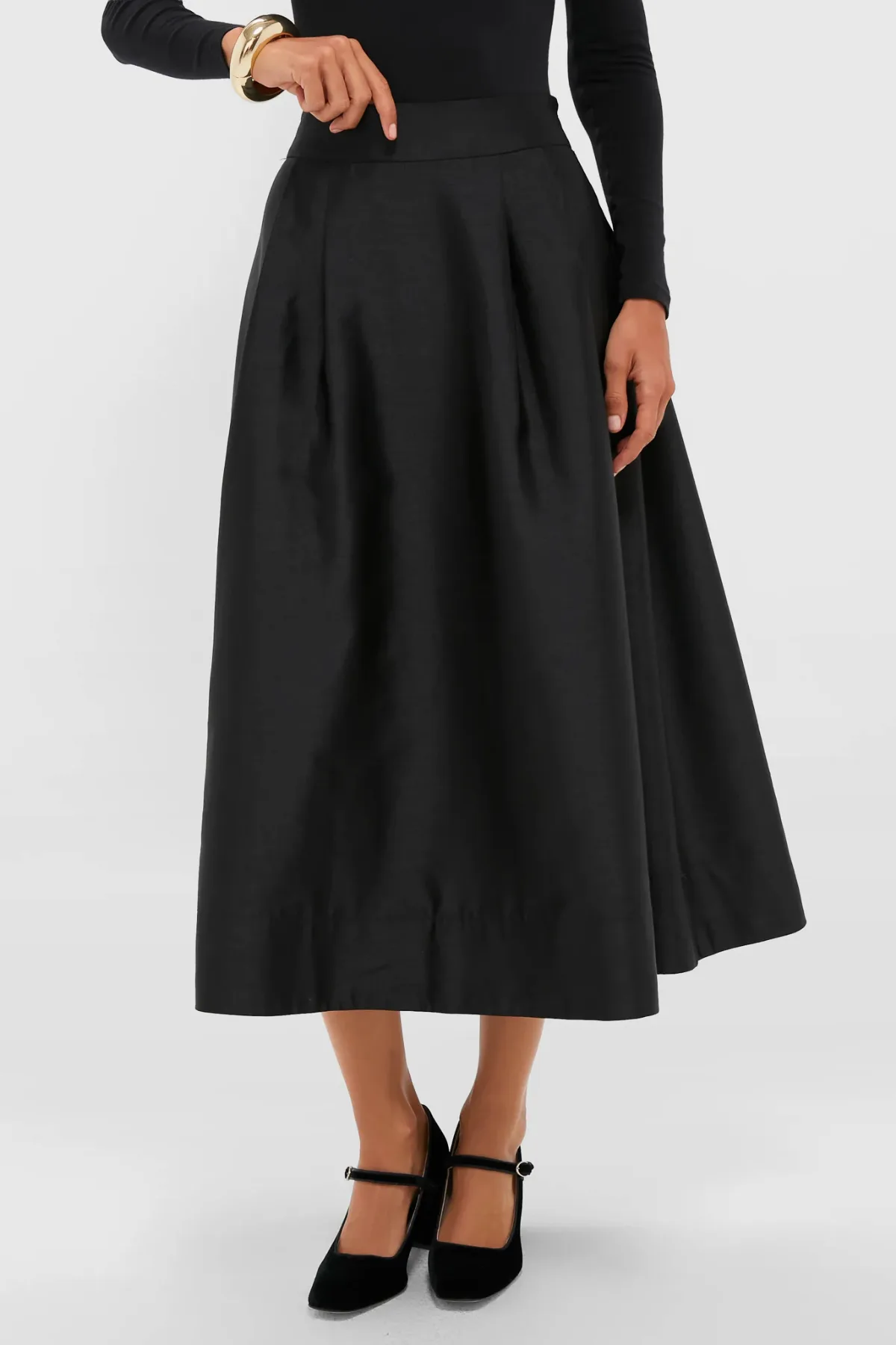 Black Dupioni Kendall Skirt by Tuckernuck