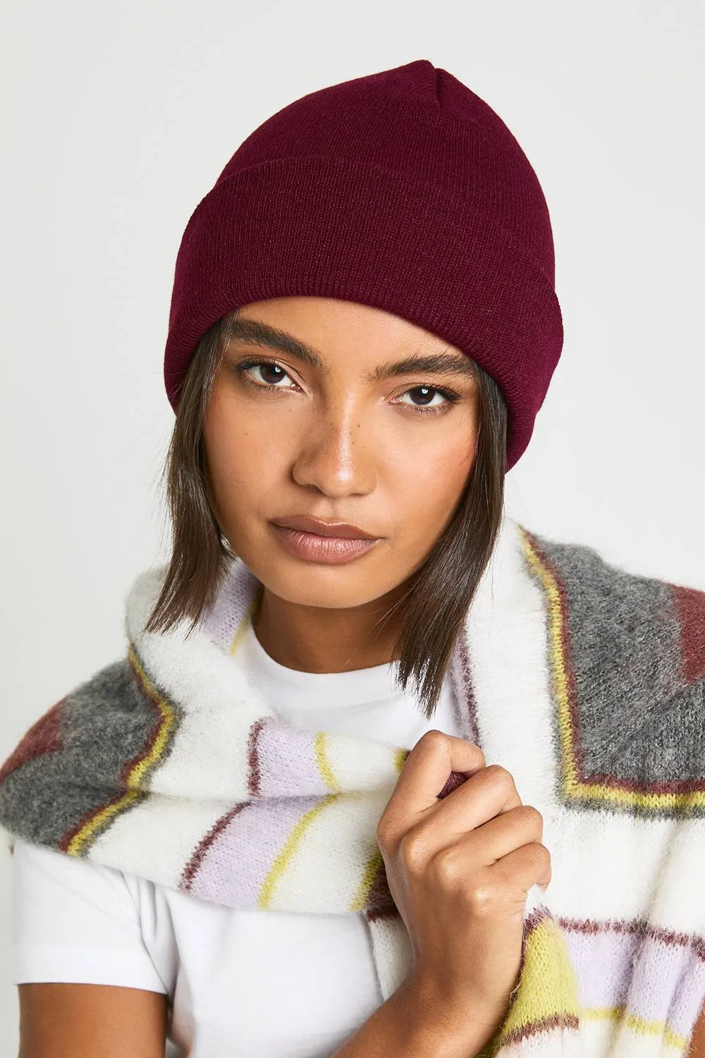 Ribbed Basic Beanie by boohoo