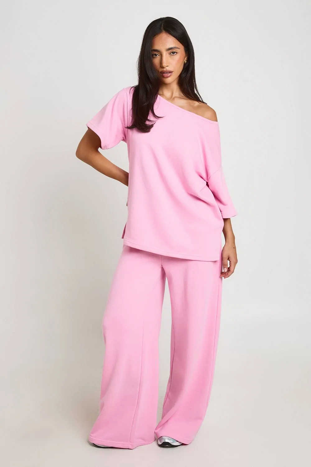 Soft Loopback Off-Shoulder Short Sleeve Sweatshirt & Jogger Tracksuit by boohoo
