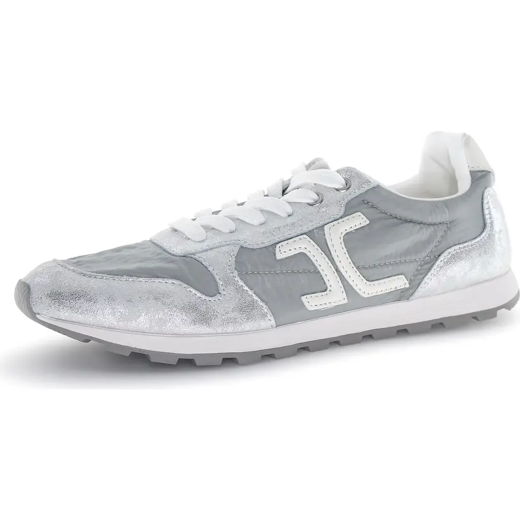 Plume 3 Sneaker