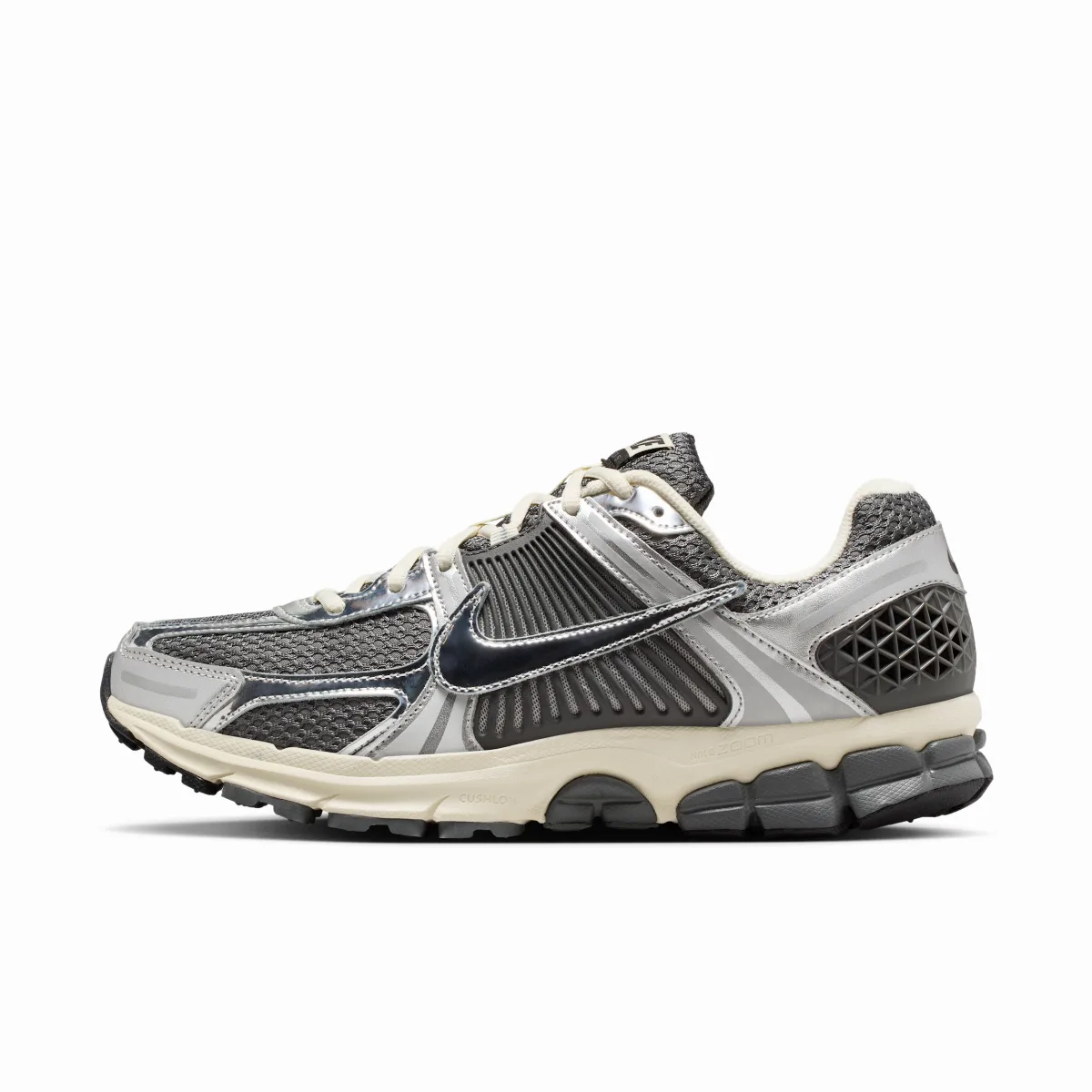 Zoom Vomero 5 Shoes by Nike