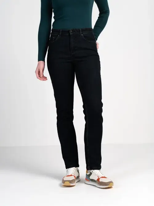 Darla Comfort Straight Leg Jeans by Kettlewell