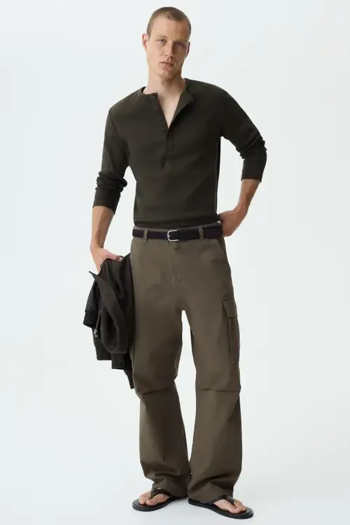 Relaxed-Fit Cargo Pants by H&M