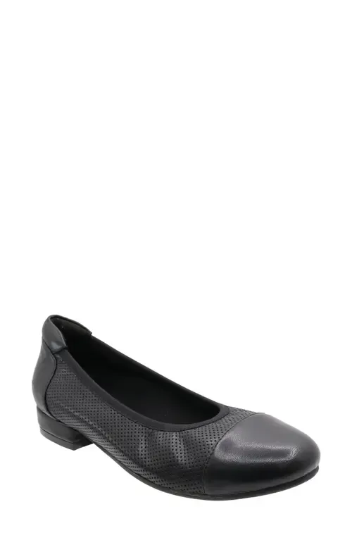 Newton Cap Toe Flat