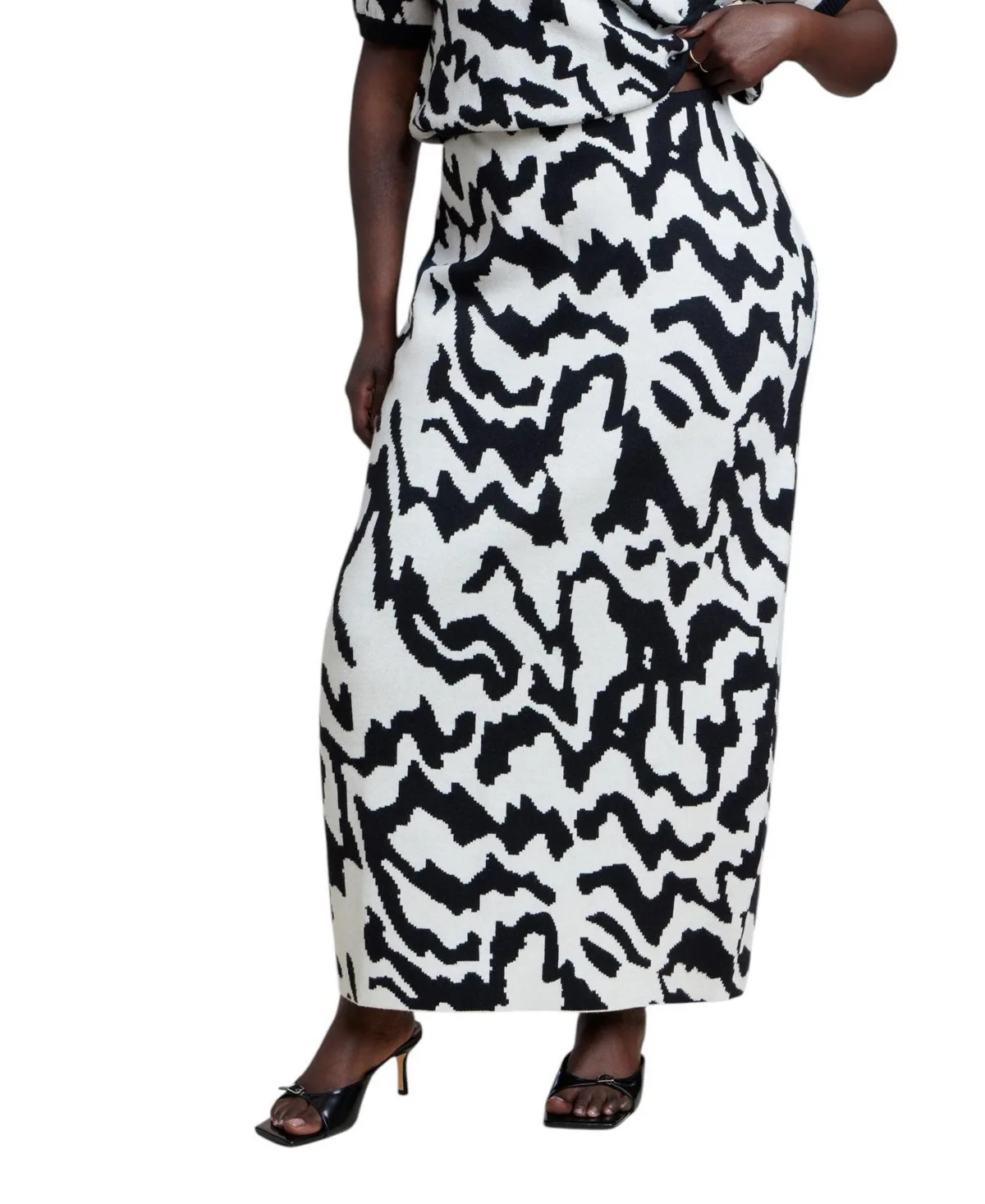Intarsia Close-Fit Maxi Skirt by Eloquii