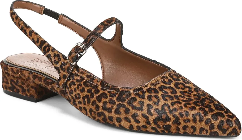 Sadie Pump by Naturalizer