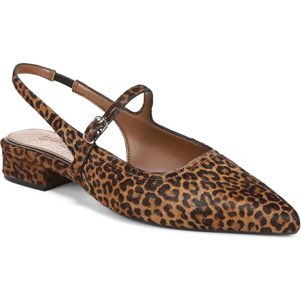 Sadie Pump by Naturalizer