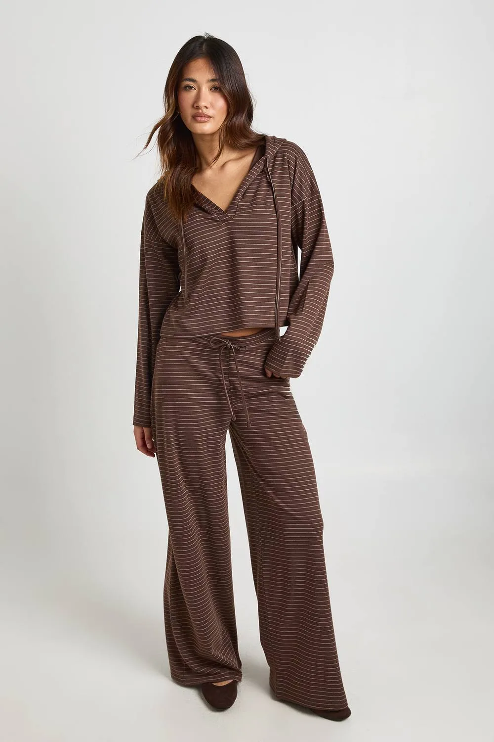 Stripe Wide Leg Drawstring Trouser by boohoo