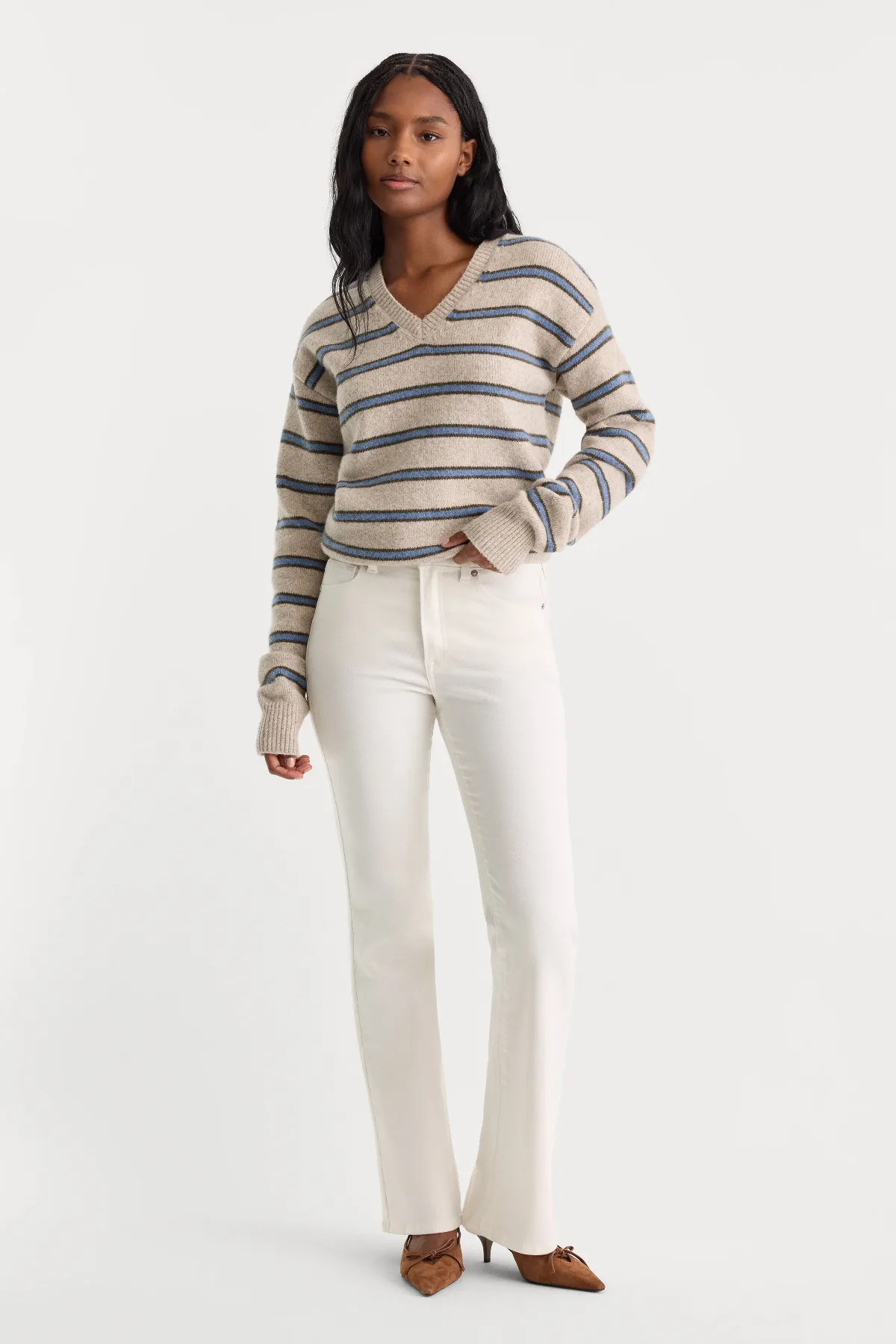 Good Classic Bootcut Jeans - by Khloé Kardashian
