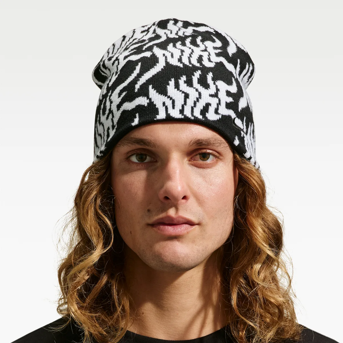 Peak Uncuffed Graphic Beanie by Nike
