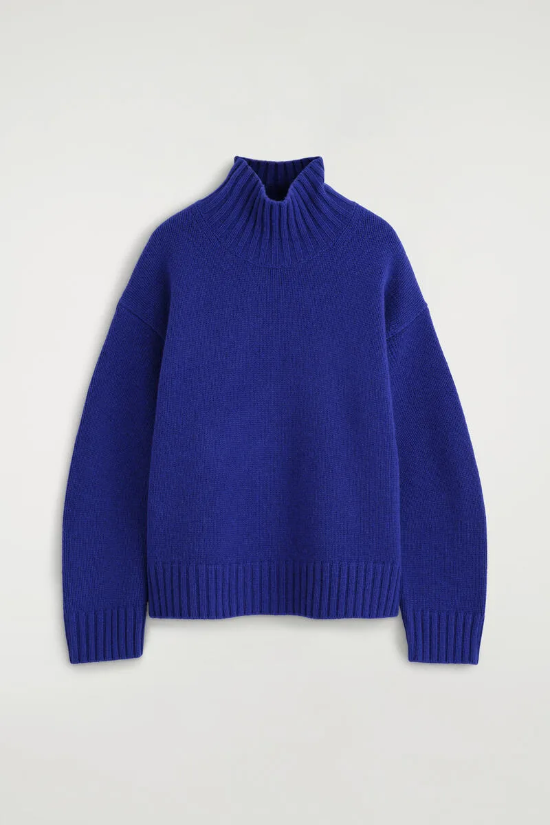 Chunky Pure Cashmere Mock-Neck Sweater by COS