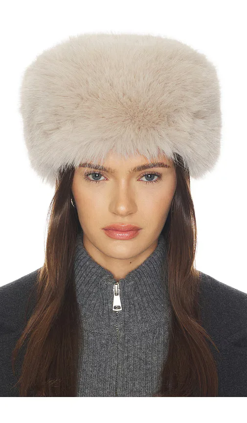 Natasha Hat by Unreal Fur