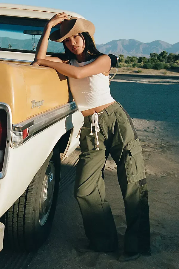 Cade 100% Cotton Low-Slung Cargo Pants by Pilcro