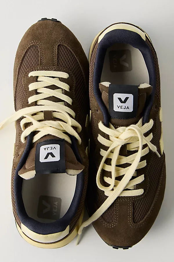 Rio Branco II Sneakers by VEJA