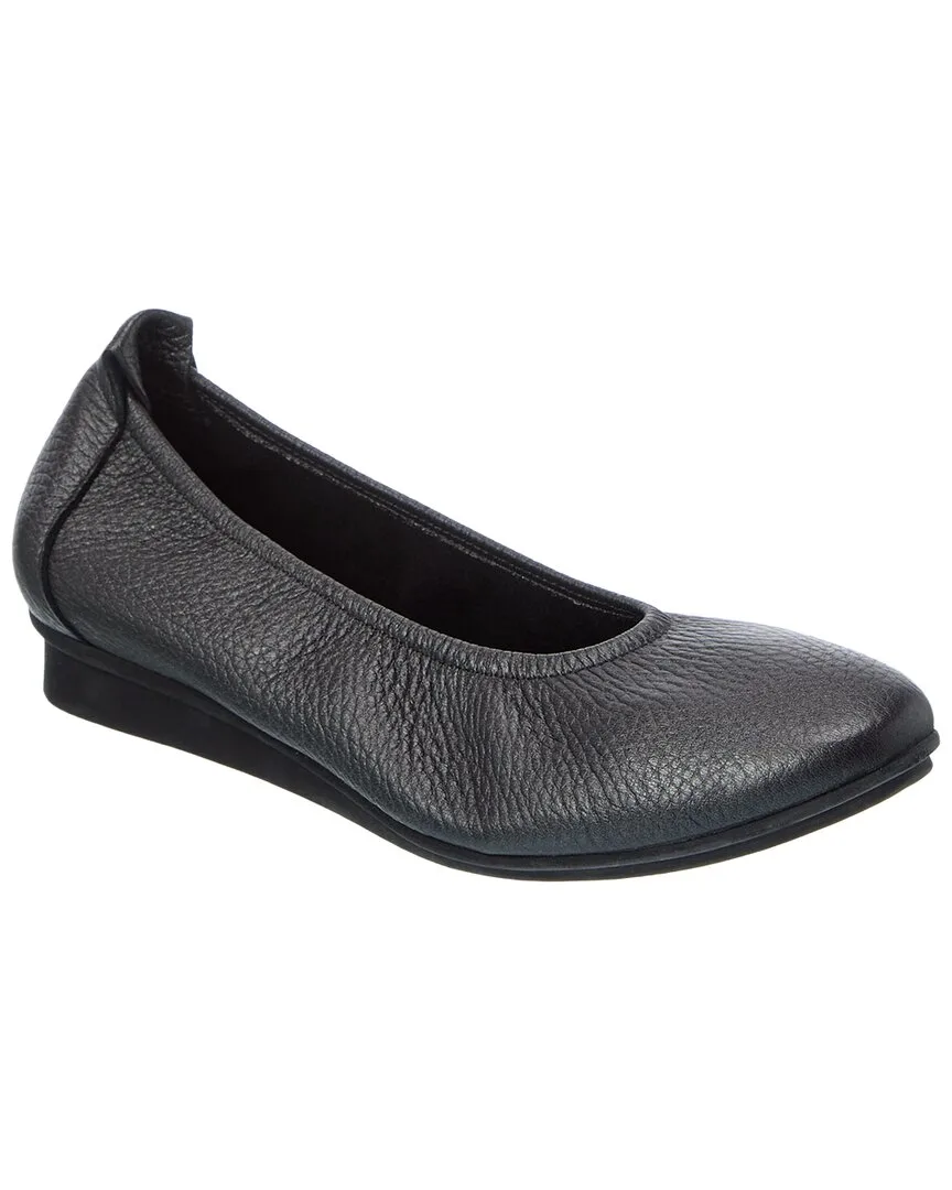 Ninoka Leather Flat by Arche