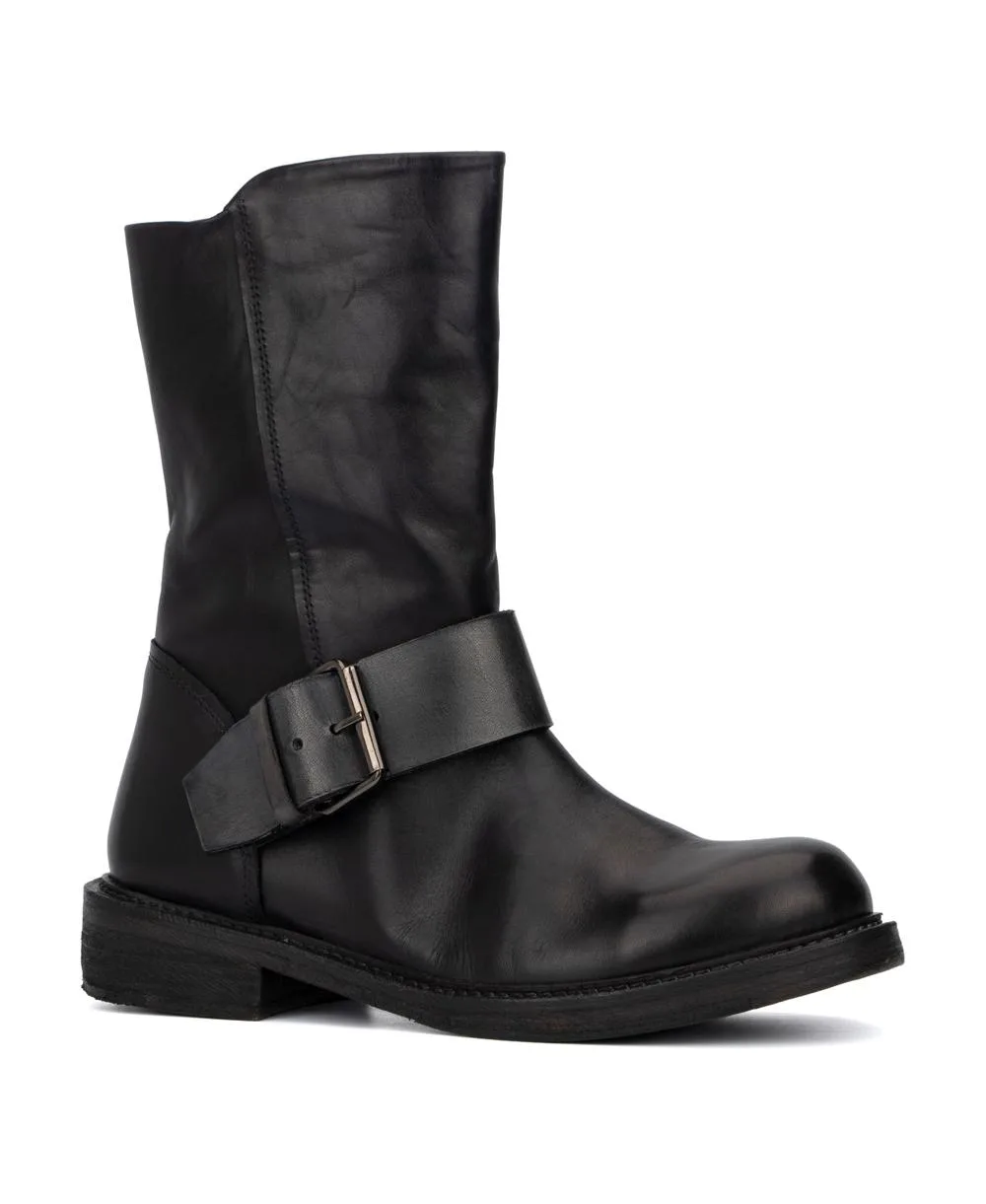Anya Boot