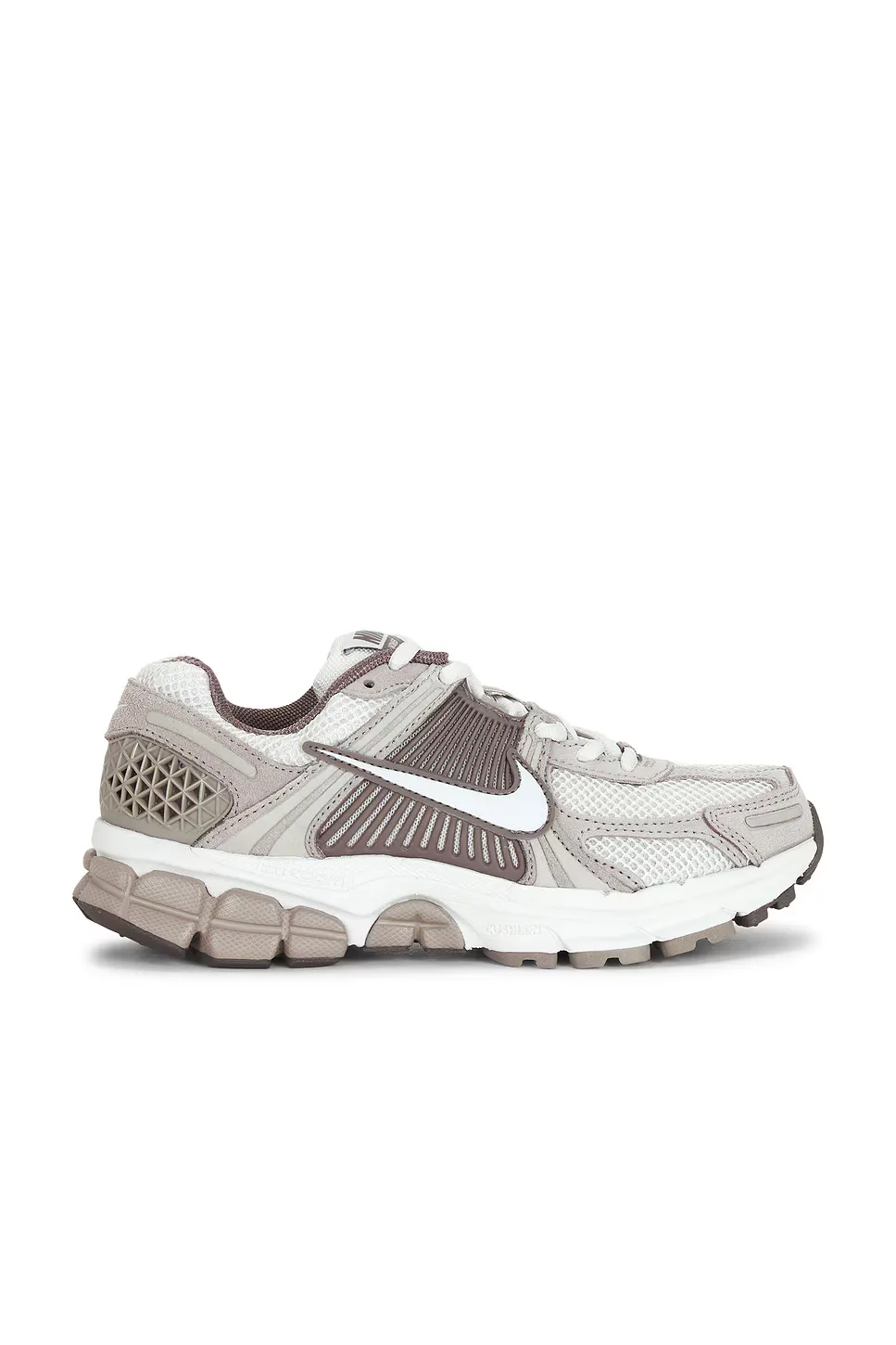Zoom Vomero 5 Sneaker by Nike