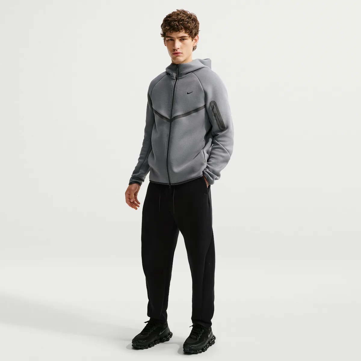 Tech Loose Fleece Pants by Nike