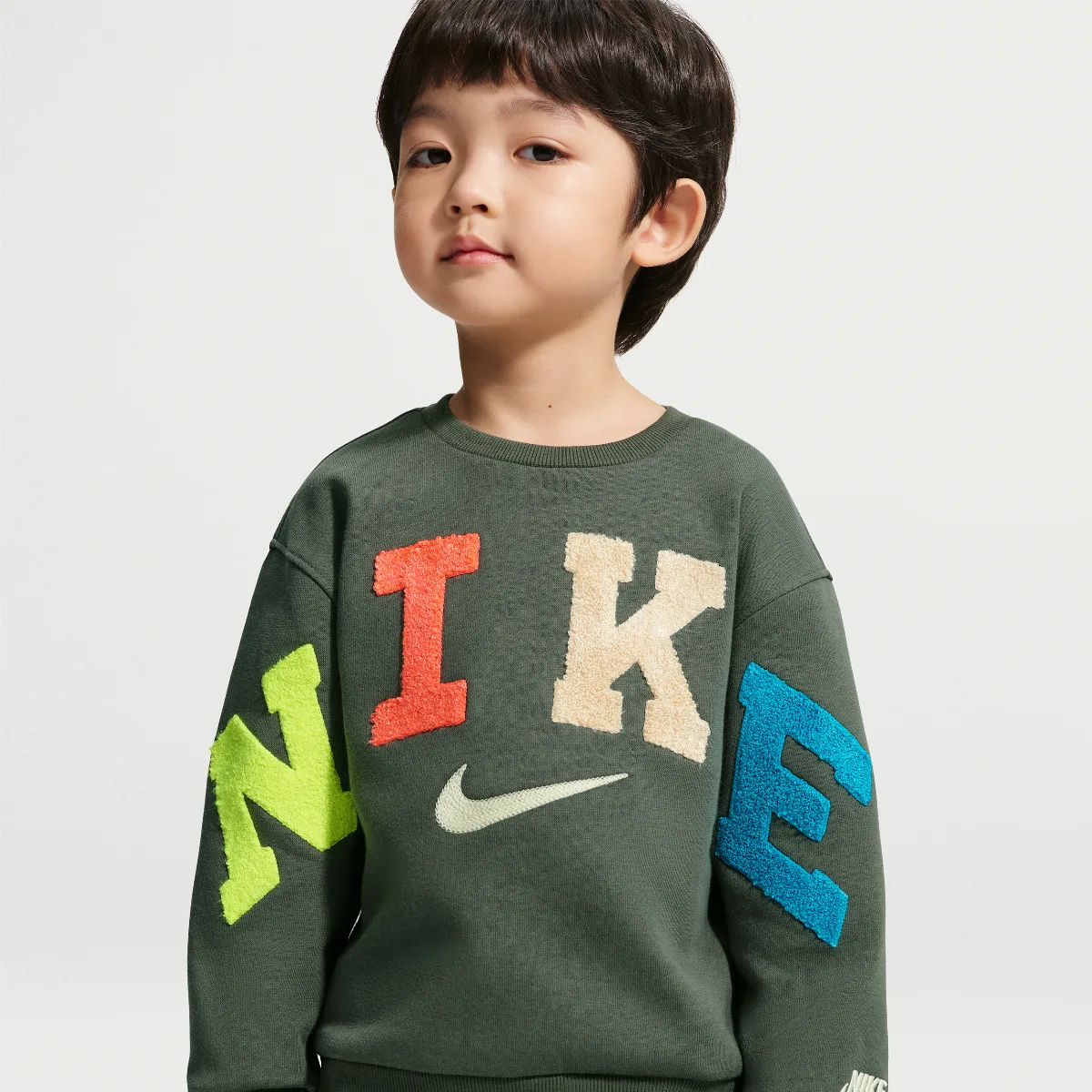 Club Chenille Fleece Crew by Nike