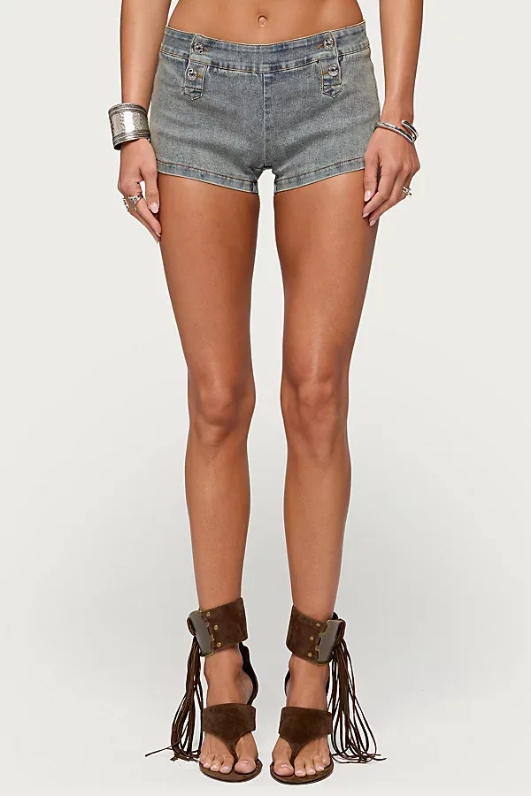 Sashe Stretchy Denim Shorts by Edikted