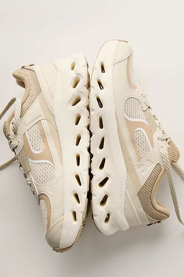 Cloudtilt Arc Sneakers