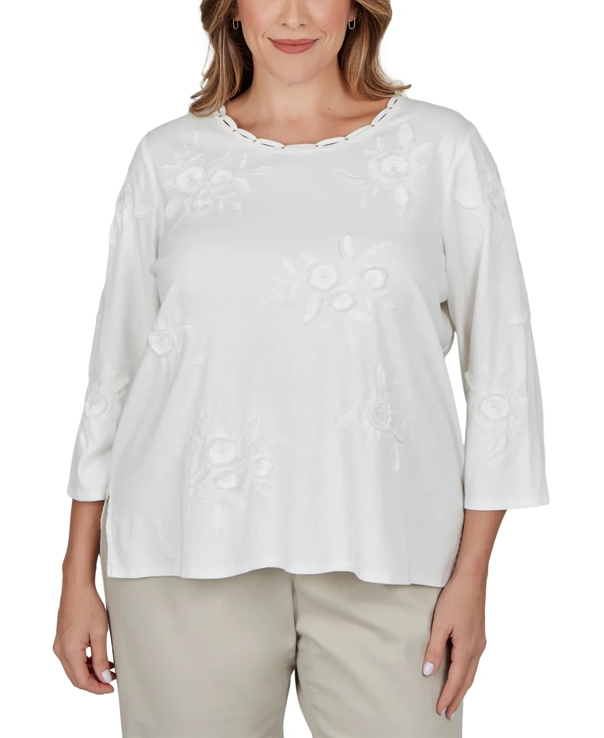 3/4-Sleeve Floral Embroidery Pullover Blouse