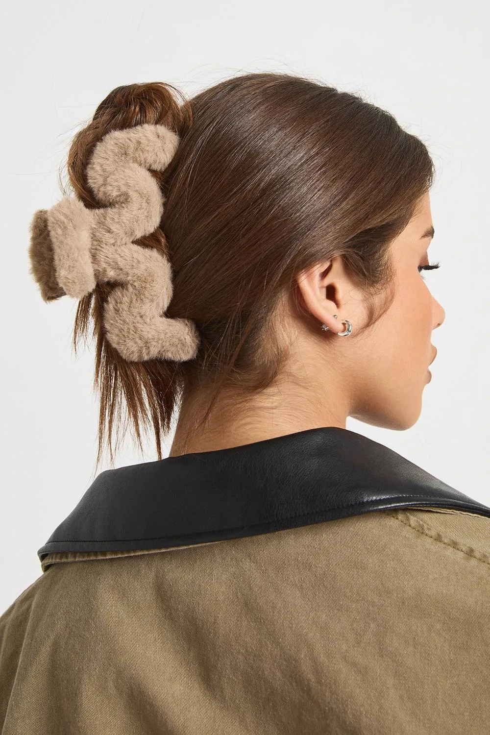 Faux Fur Large Claw Clip by boohoo