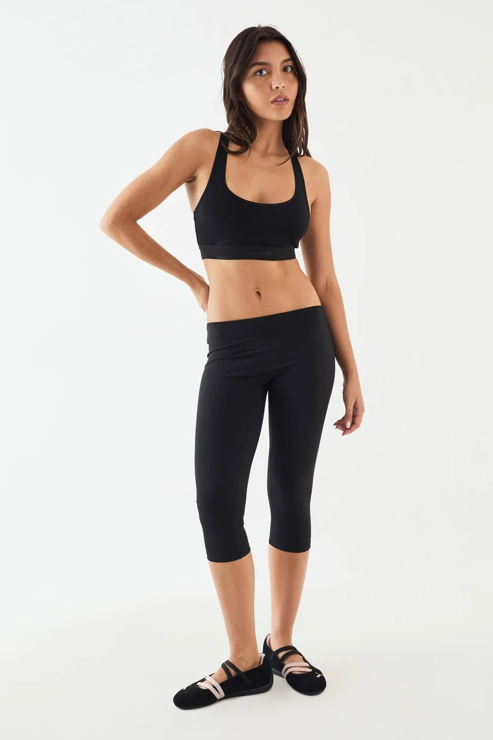 Sculpt Low Rise Capri Legging Pants by Dsgn Studio