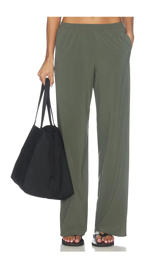 Villa Everyday Wide Leg Pant by Vuori