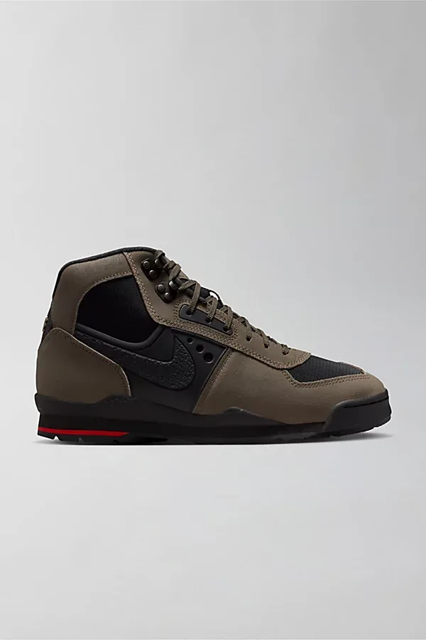 Air Baltoro SP Sneakers by Nike
