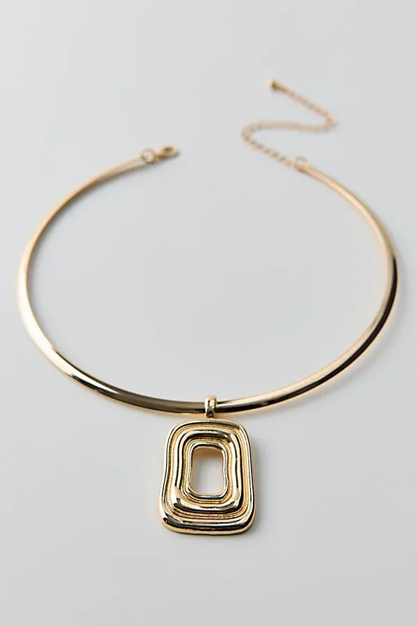 Belize Metal Pendant Wire Choker Necklace by Urban Outfitters