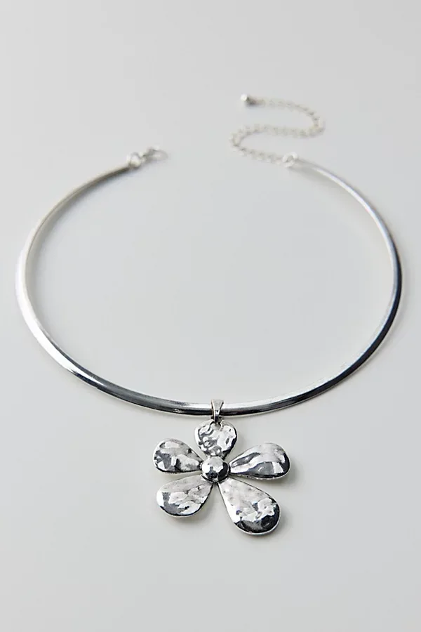 Belize Metal Pendant Wire Choker Necklace