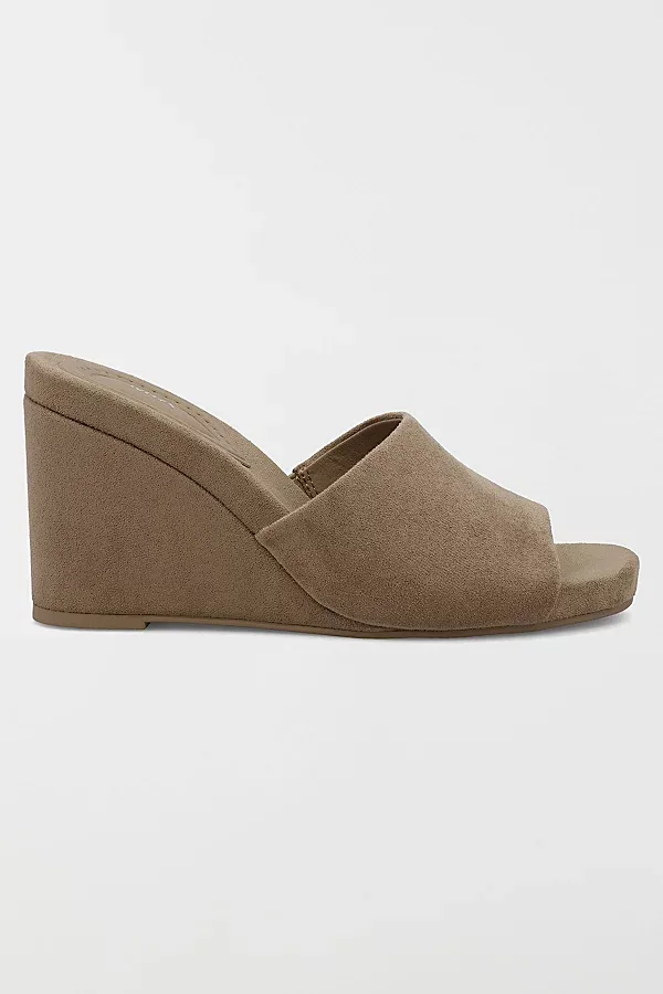 MIA Jessica Suede Wedges