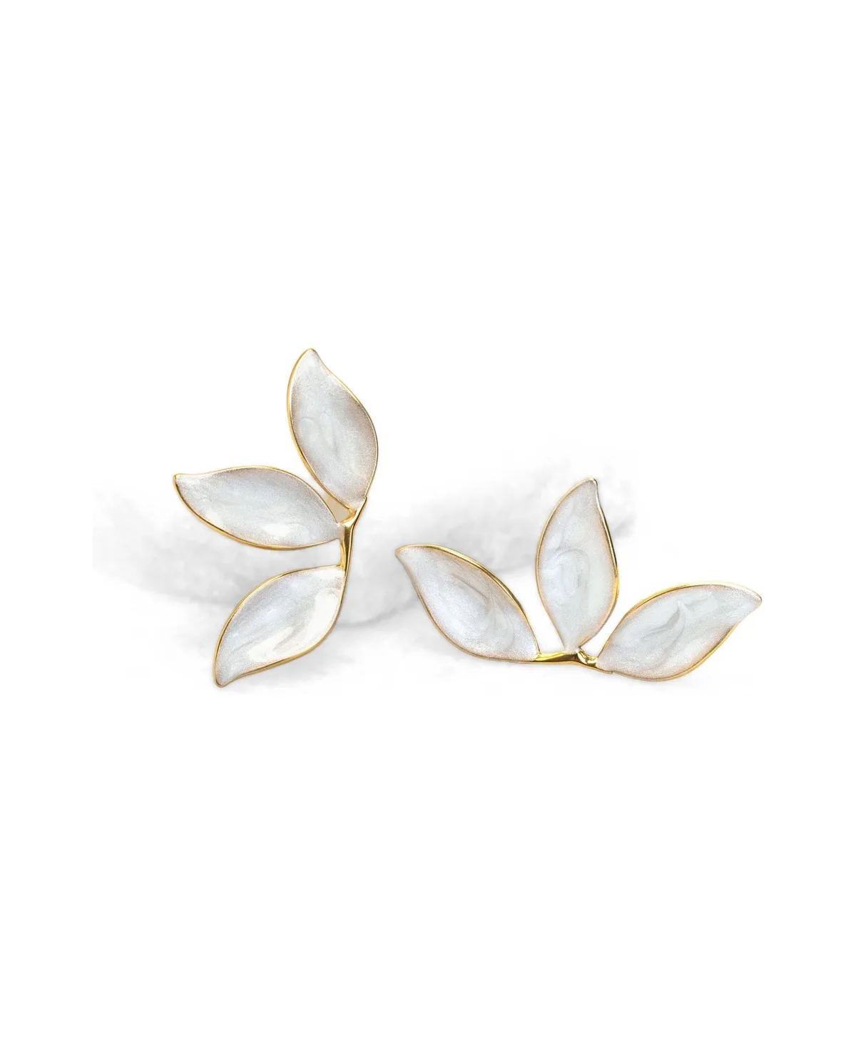 Imitation Pearl Canopy Leaf Ear Crawler Earrings
