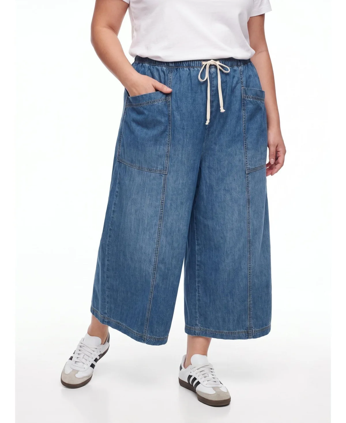 Pull-On High-Rise Cropped Denim Jeans by Torrid