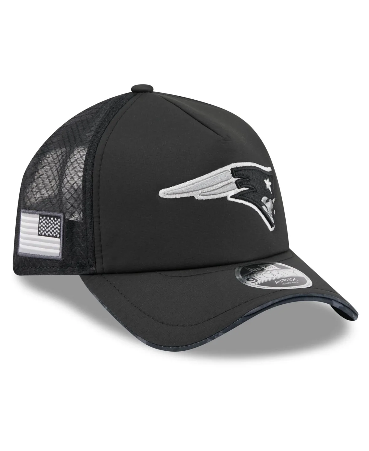 New England Patriots 2026 Salute to Service Apex 9FORTY Adjustable Trucker Hat