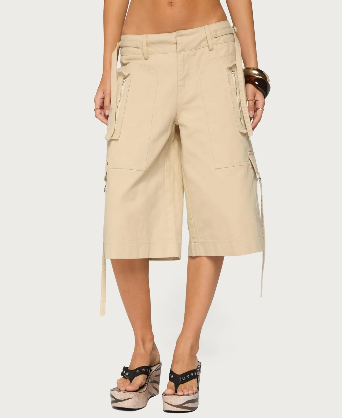Avelisse Cotton Cargo Bermuda Shorts by Edikted