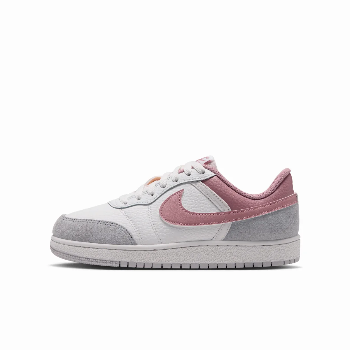 Air Jordan Skyline Low Shoes by Jordan