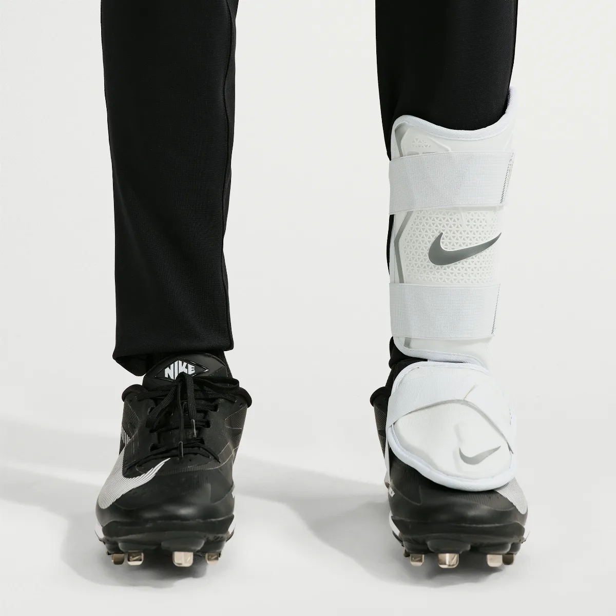 Vapor Elite Baseball Batters Leg Guard (Left-Hand Hitter) by Nike