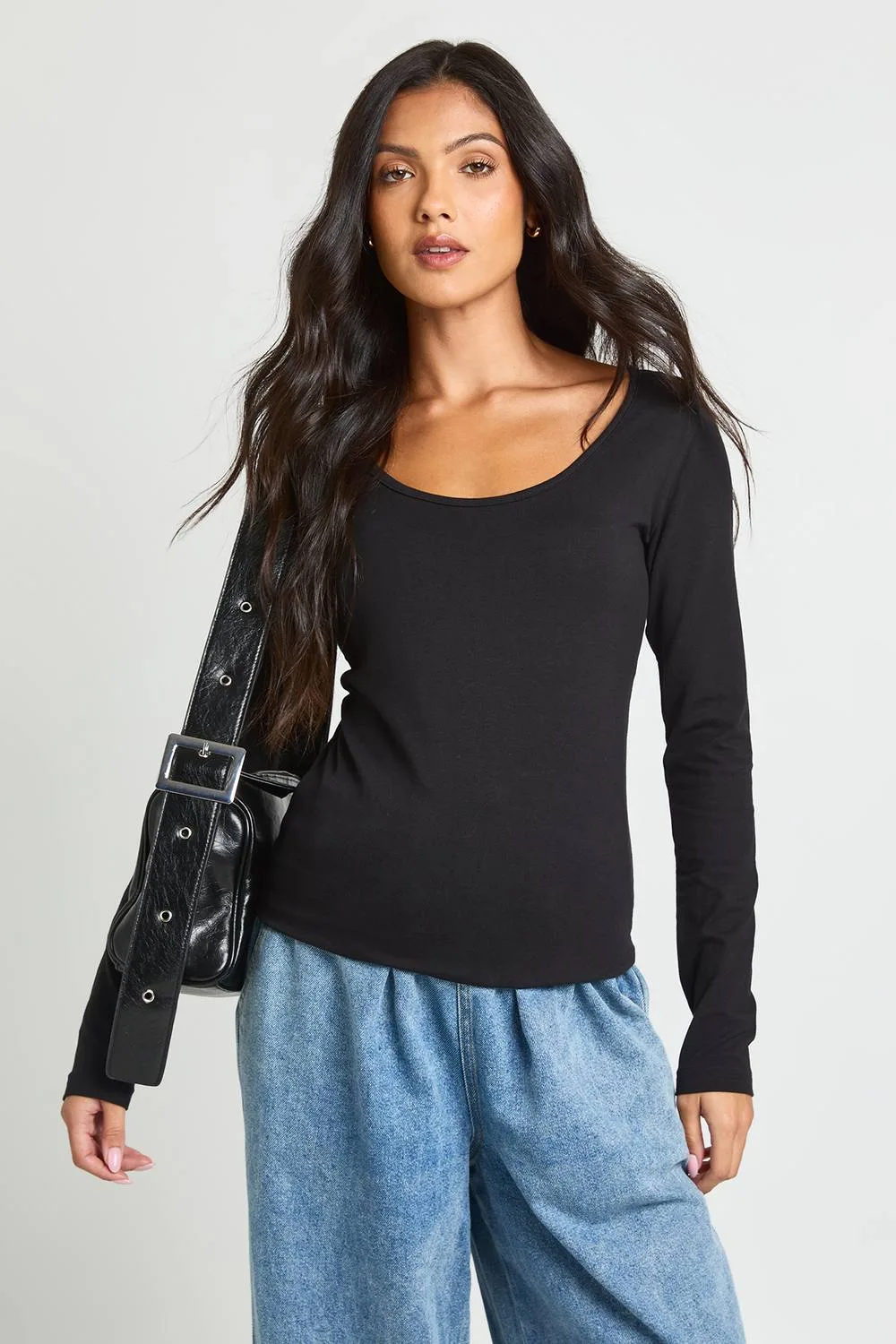 Maternity 2 Pack Basic Scoop Neck Long Sleeve Fitted Longline Tops by boohoo
