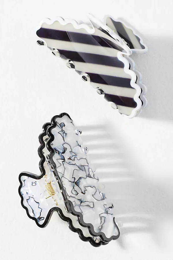 Textured Scalloped Claw Clip
