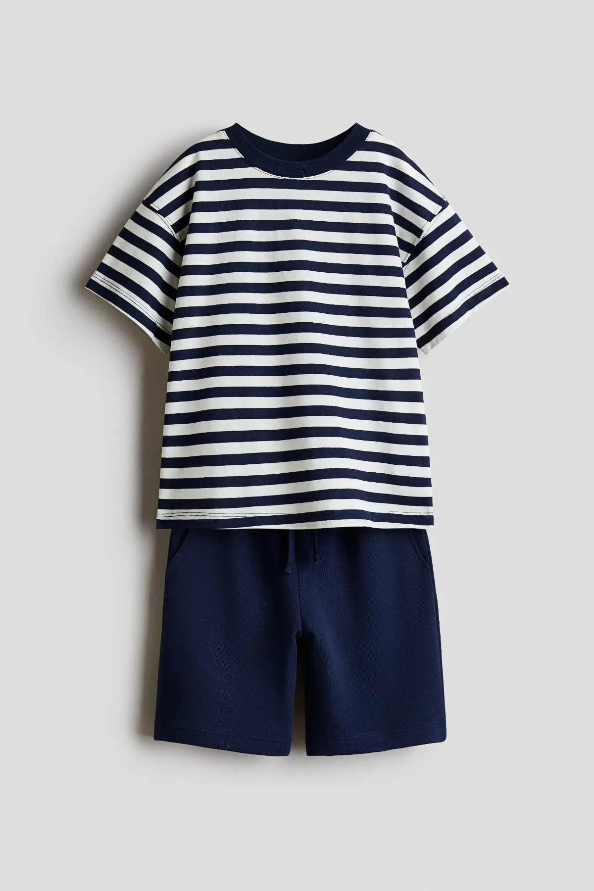 2-Piece T-Shirt and Shorts Set by H&M