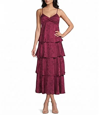 Jacquard Sweetheart Sleeveless Tiered Dress by Dear Moon