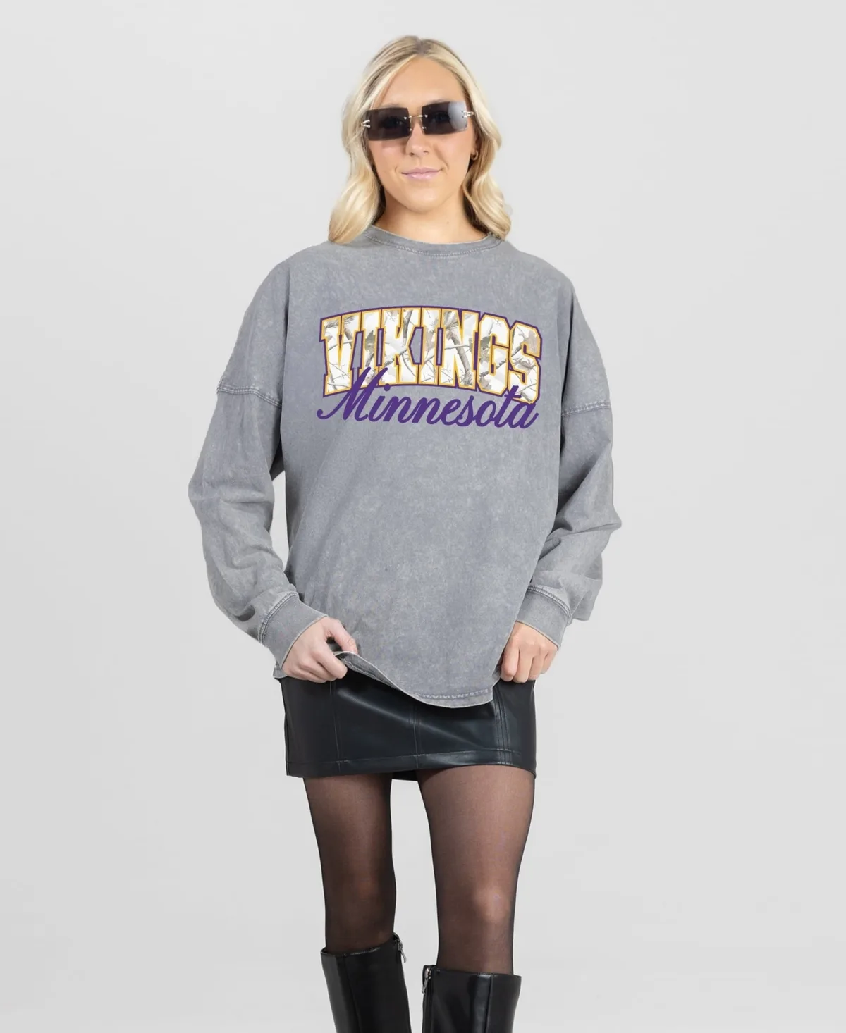 Minnesota Vikings on the Hunt Oversized Snow Wash Long-Sleeve T-Shirt