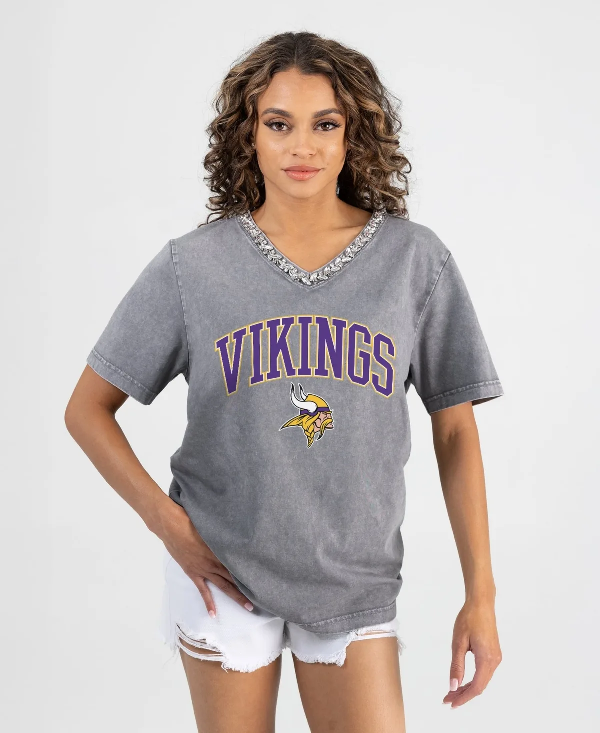 Minnesota Vikings Relaxed Iconic Edge Rhinestone V-Neck T-Shirt