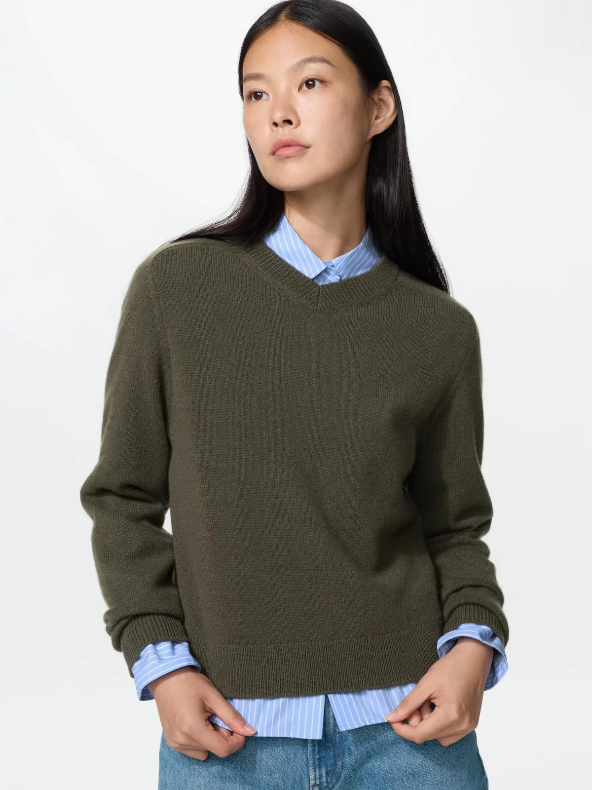 Wool Cashmere V-Neck Short Sweater by Uniqlo