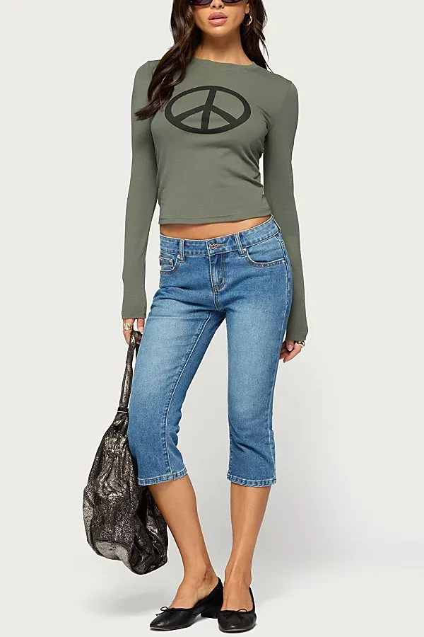 Fifer Low Rise Capri Jeans by Edikted