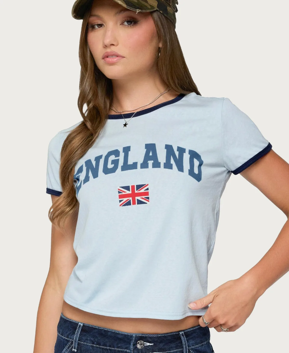 England Babe Graphic T-Shirt by Edikted