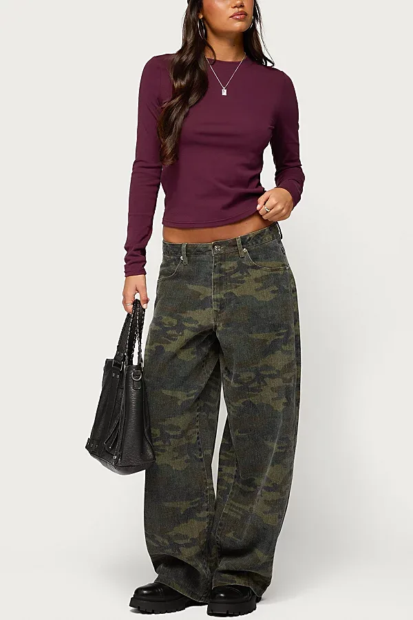 Anna Camo Low Rise Baggy Jeans by Edikted